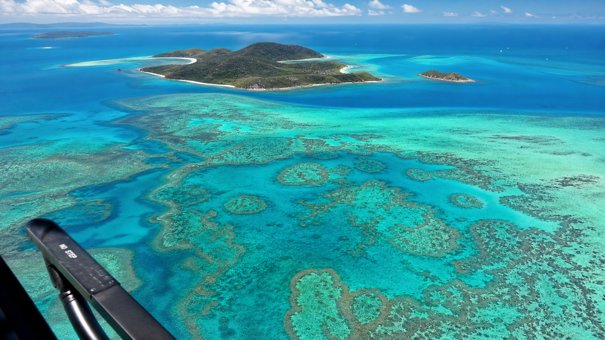 Scenic Helicopter Flights in Australia: Reef, Uluru & Beyond