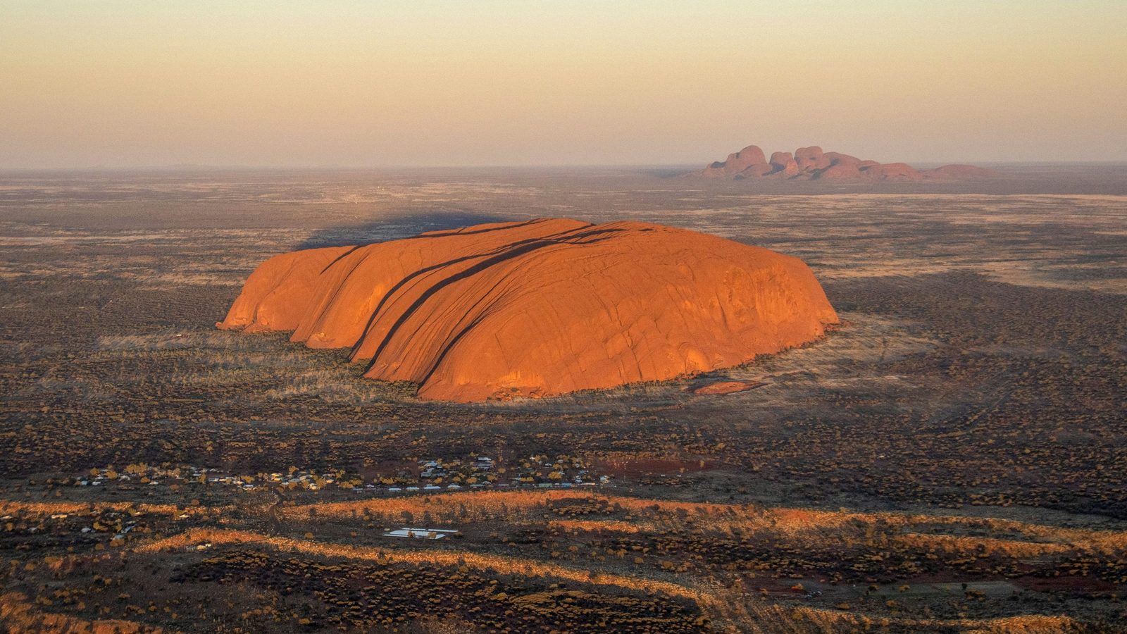 Uluru & the Red Centre Travel Guide 2026