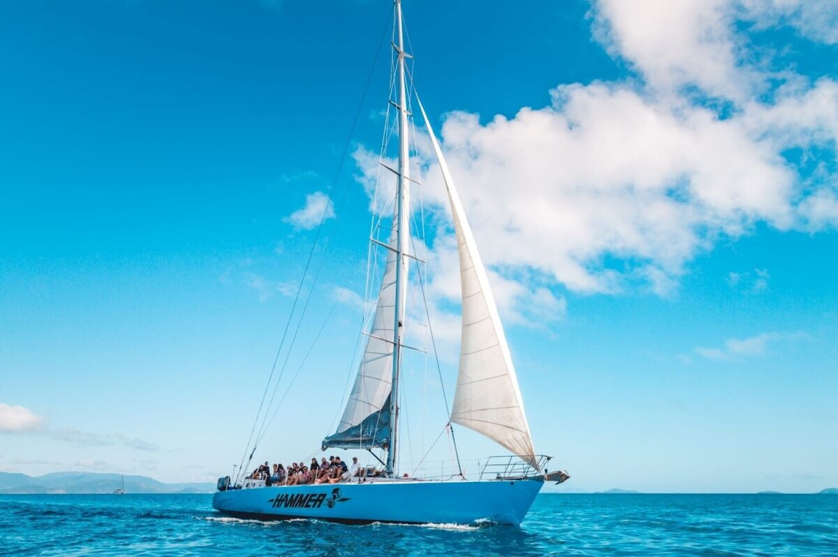 Dundee Adventure Travel | Hammer | 2-Day 2-Nights Whitsundays Maxi Sailing Adventure