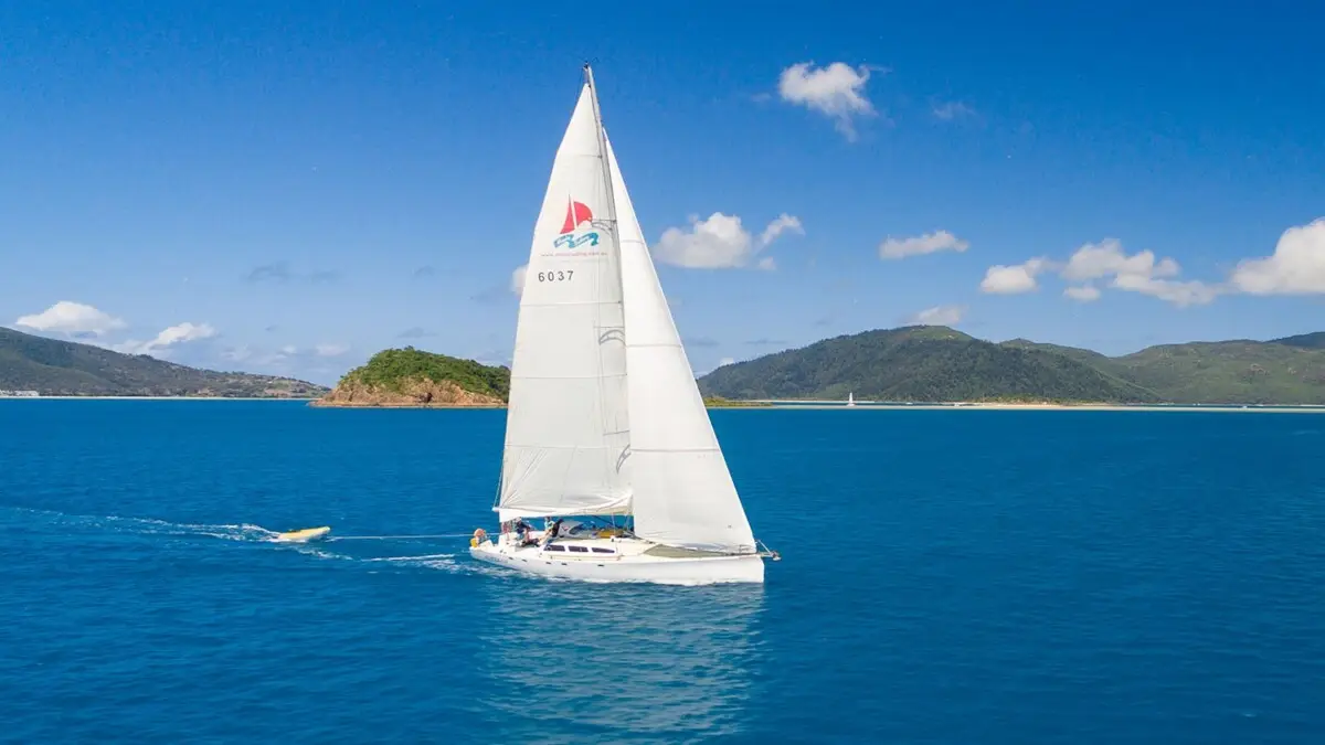 Dundee Adventure Travel | Eureka | 2 Day 2 Night Whitsundays Sailing Adventures Eureka Whitsundays Sailing Adventure