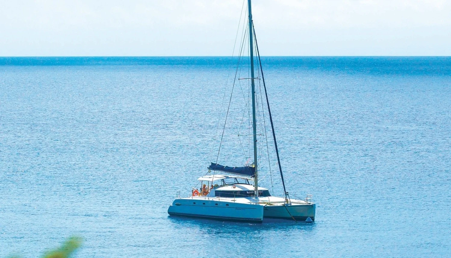 Dundee Adventure Travel | Whitsunday Getaway | Luxury Catamaran Sailing