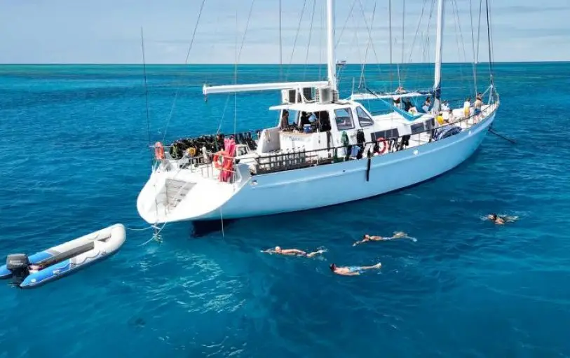 Summer Jo Whitsundays 3D/3N mega yacht sailing near Airlie Beach