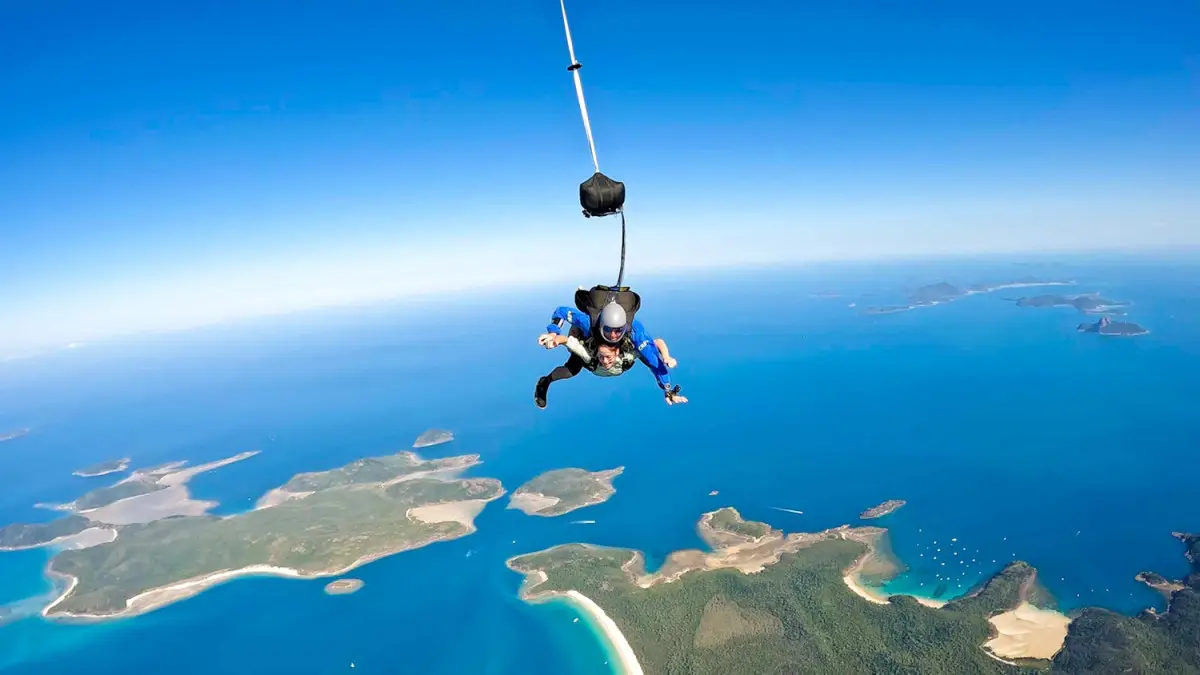 Experience the thrilling Airlie Beach tandem skydive