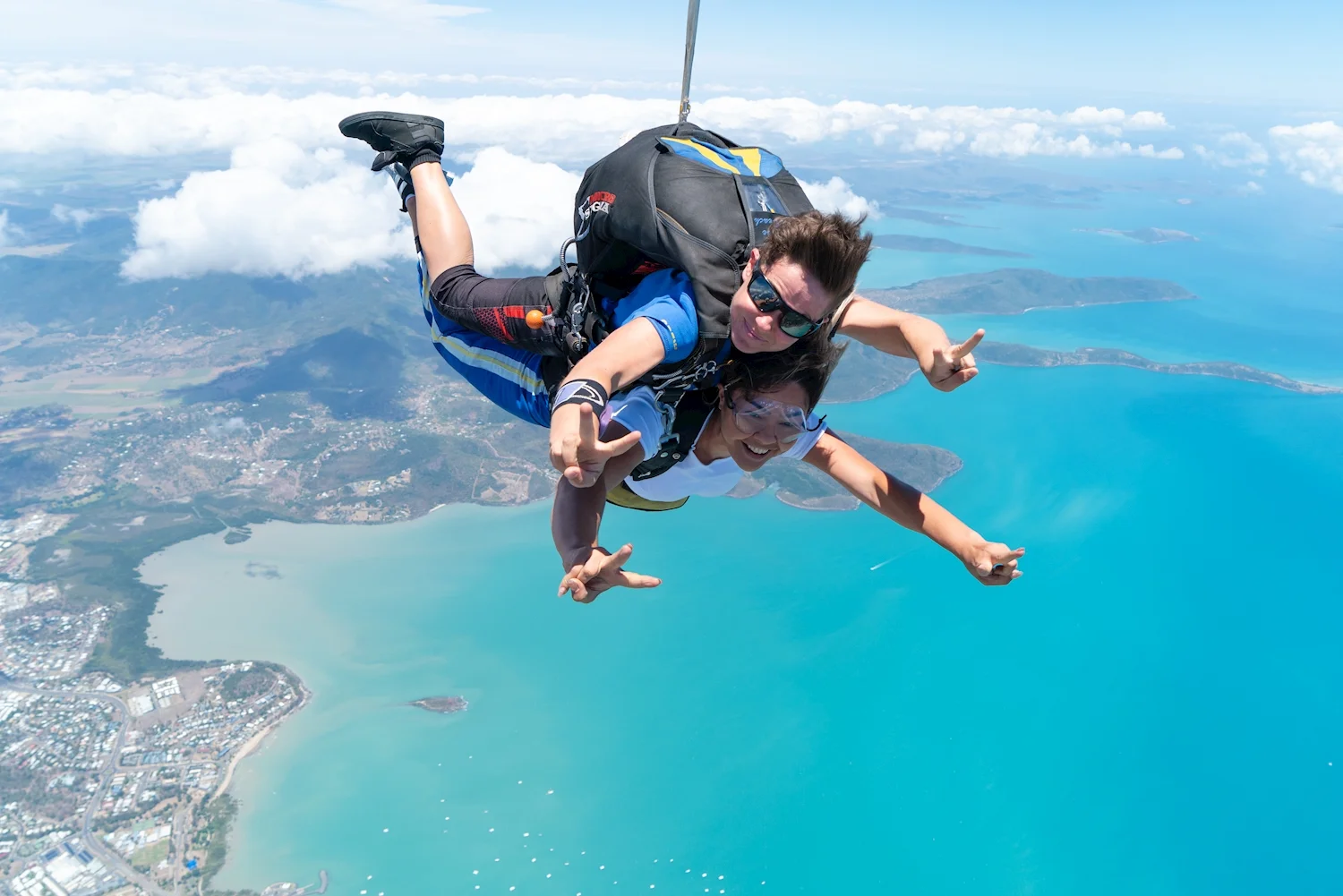 Airlie beach tandem skydive experience