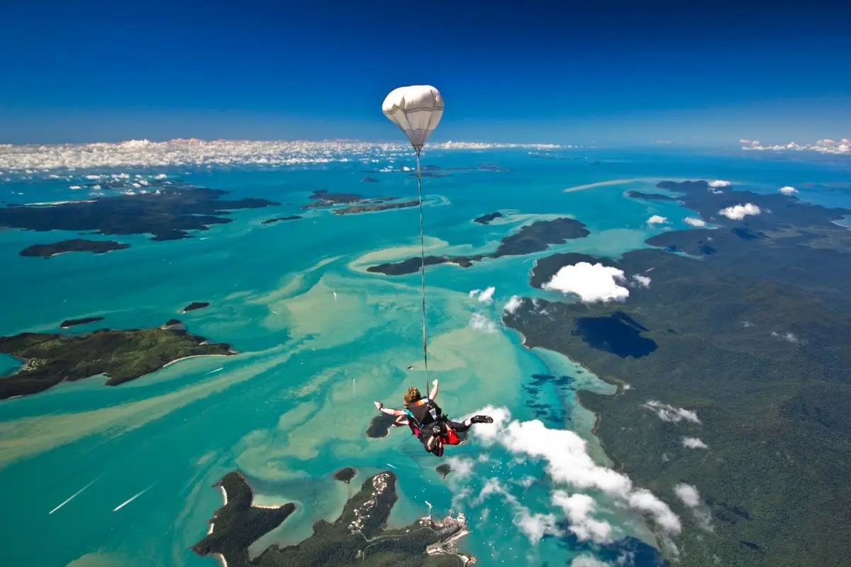 Dundee Adventure Travel | Airlie Beach & Whitsunday Islands Skydive over Airlie Beach and the Whitsundays – Adventure Tour Australia | Dundee Adventure Travel
