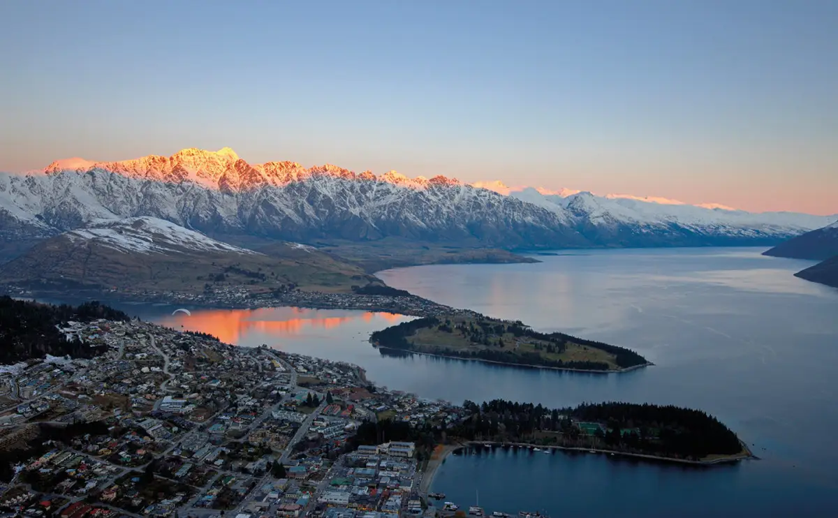 Dundee Adventure Travel | 10 Days, 7 Lakes: Campervan Trip from Christchurch to Queenstown