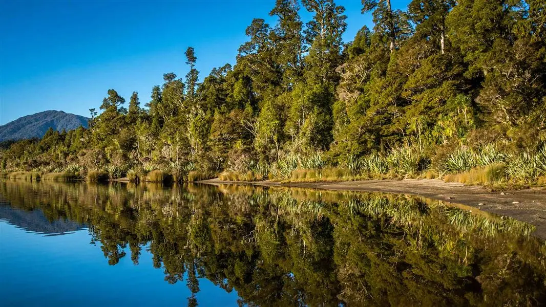 Dundee Adventure Travel | 10 Days, 7 Lakes: Campervan Trip from Christchurch to Queenstown