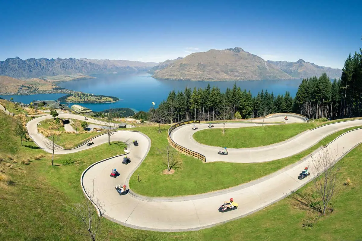 Dundee Adventure Travel | 10 Days, 7 Lakes: Campervan Trip from Christchurch to Queenstown