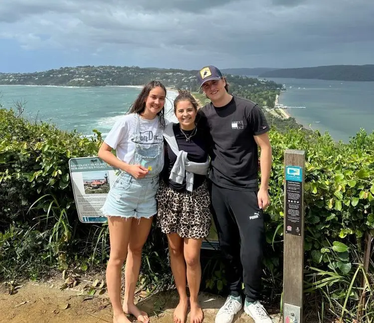 Dundee Adventure Travel | Meet Real Travelers Who Took the Leap Solo Dundee Adventure Travel | Meet Real Travelers Who Took the Leap Solo