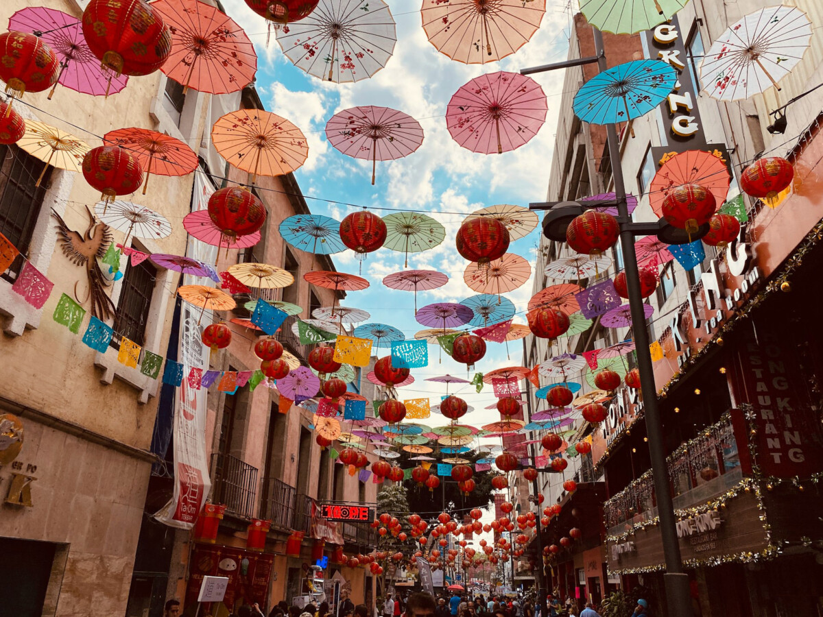mexico-city-lanterns-street