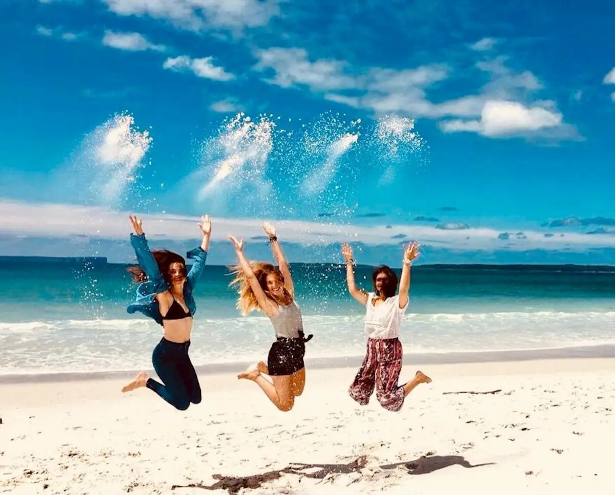 Jervis Bay dolphin cruise day tour from Sydney with beach visits and Hyams Beach stop