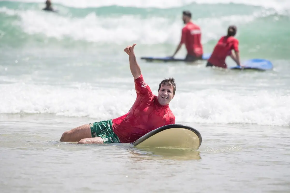 Dundee Adventure Travel | Noosa Learn to Surf – Group & Multi-Day Lessons Learn to Surf at Noosa Main Beach with Merrick’s Noosa Learn to Surf