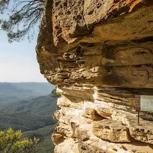 Dundee Adventure Travel | Autopia Tours | Blue Mountains Sunset Without Crowds Couple enjoying views from Honeymoon Bridge overlooking the Jamison Valley along the Three Sisters Walking Trail, Katoomba.