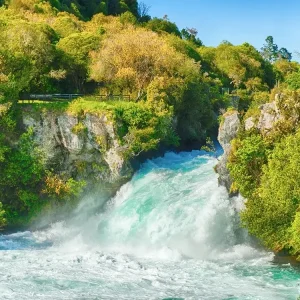 Dundee Adventure Travel | NZ Adventure – Auckland to Queenstown (17 Day) 34279-52784ff8-2041-4c60-812b-6599bf63e825-fullsize-uai-1500x750