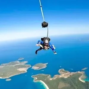 Dundee Adventure Travel | Skydive Australia | Airlie Beach 8000ft Tandem Skydive (with Transfer) 38889-7e618837-f485-404d-baa2-c69113ca6cfd-thumbnail