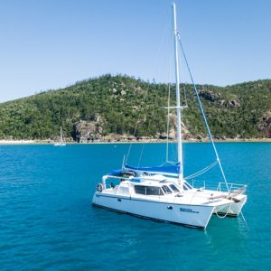 Whitsunday Adventurer sailing tour visiting Whitehaven Beach and Hill Inlet from Airlie Beach