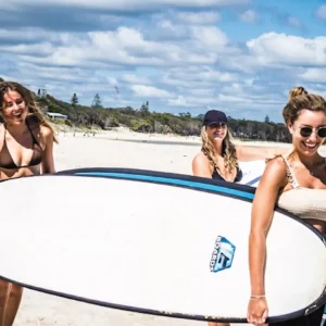 Group of travellers on the Australian Surf Bus tour