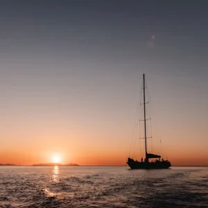 Dundee Adventure Travel | Prosail Whitsundays | Whitsundays Maxi Sailing Adventure on Condor 41676-3eef56cb-06eb-48c9-b5fa-d9a95fa46825-fullsize