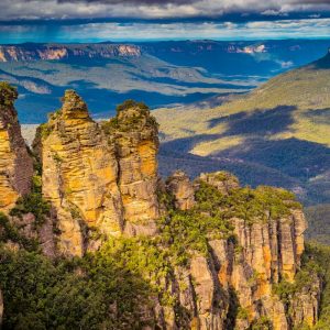 Australia-Blue-Mountains-Three-Sisters