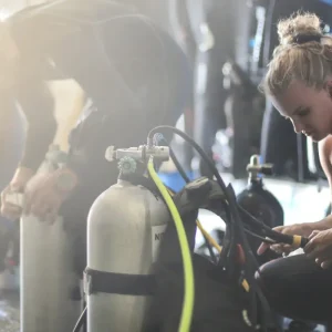 Dundee Adventure Travel | Scuba Refresher Dive-Students-200