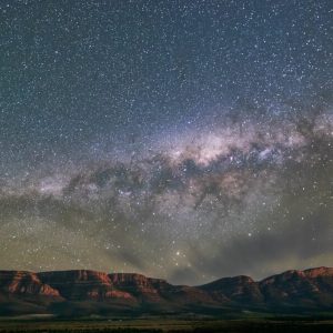 Flinders-Ranges-Wilpena-Pound-stars-Credit-Matthew-Storer-800x600