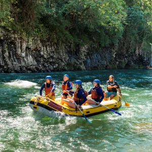 rainforest scenery Tully River rafting