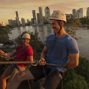 Twilight-Abseil-on-Brisbane-River-uai-927x927