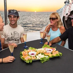 Whitsunday-Getaway-Luxury-Catamaran-Sailing-8-uai-1500x750