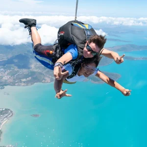 Airlie beach tandem skydive experience