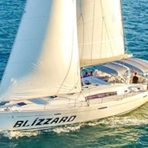 Blizzard boat sailing in Whitsunday
