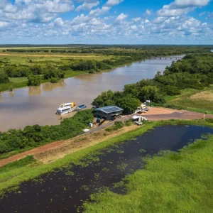 wildlife Adelaide River crocodile cruise