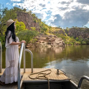 Boat cruising through Katherine Gorge during the Katherine Gorge Cruise and Edith Falls Day Trip