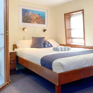 Dundee Adventure Travel | OceanQuest 1-Night Liveaboard divers-den-cairns-liveaboard-cabin-ensuite