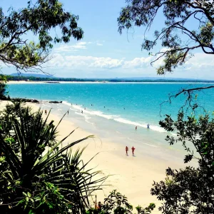 Dundee Adventure Travel | Dundee Adventure | 14-Day Premium East Coast Express Beginner surf lesson at Noosa Main Beach – one of the top things to do in Noosa