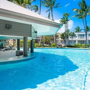 Dundee Adventure Travel | Daydream Island Escape pool-bar-blaze-projects_standard