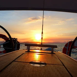 whitsunday sunset sailing